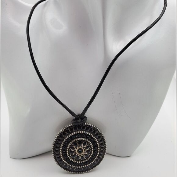 Nine west‎ Bohotusk shield amulet necklace N0818 - Picture 1 of 4